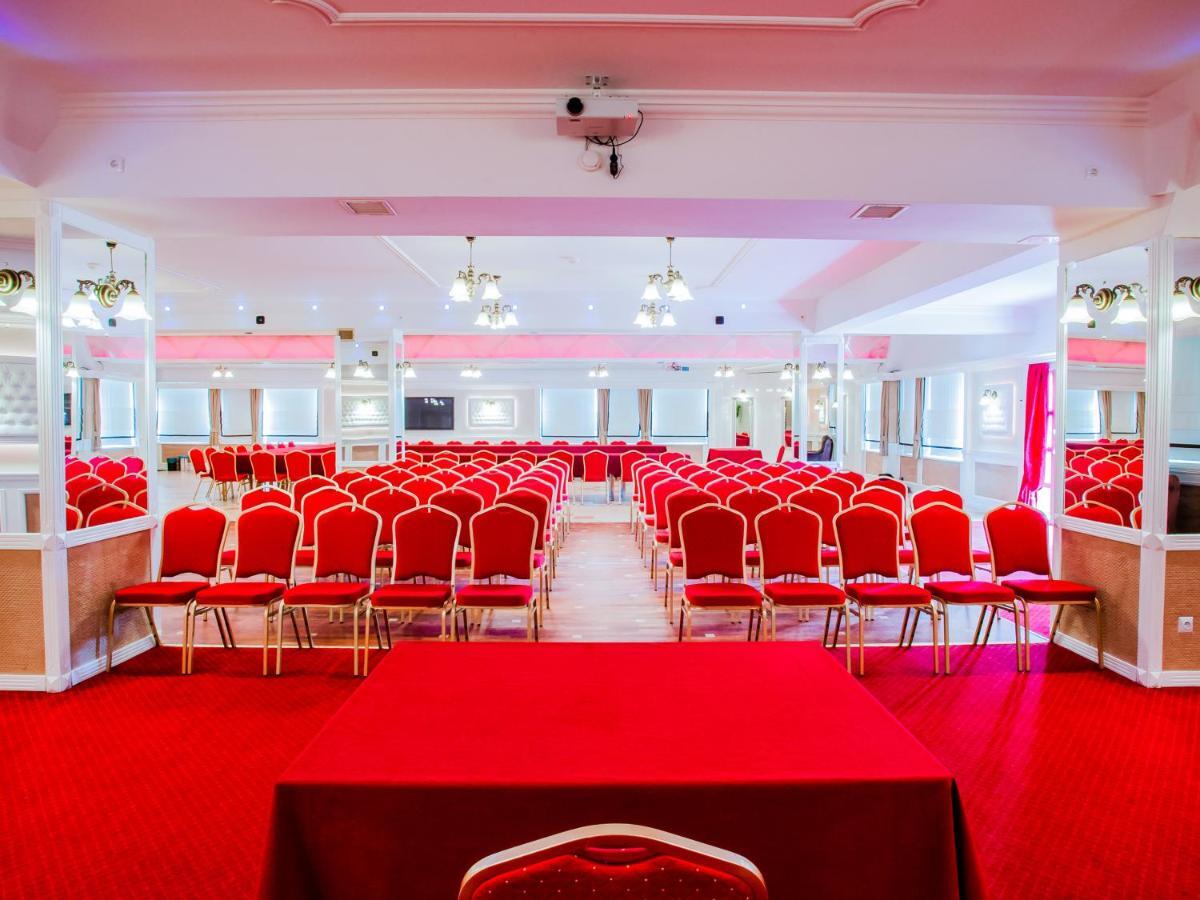 Hotel Senator Konferencje & Spa Starachowice Ngoại thất bức ảnh